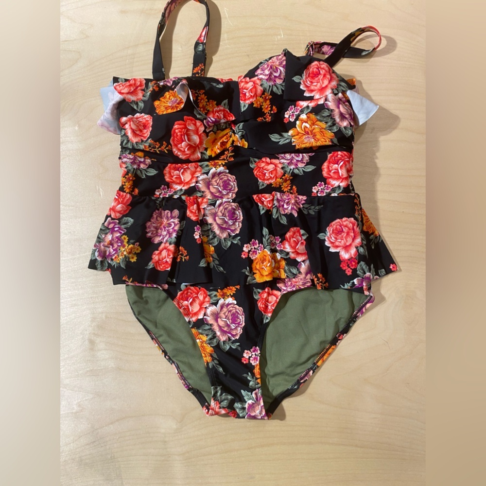 Terra & Sky One Piece Swimsuit 14W (BS) - Picture 4 of 12